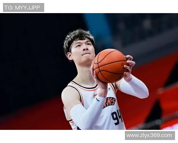 王哲林在CBA赛场的崛起与挑战：从新星到领军人物的奋斗历程